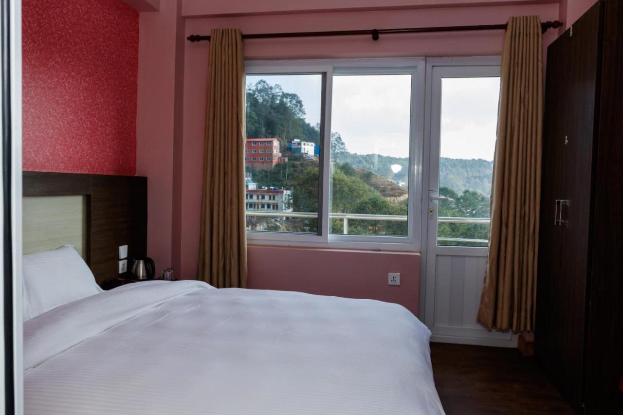 Hotel Millennium Blue à Nagarkot Extérieur photo