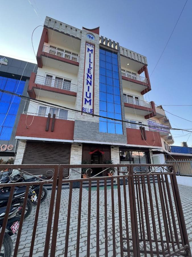 Hotel Millennium Blue à Nagarkot Extérieur photo