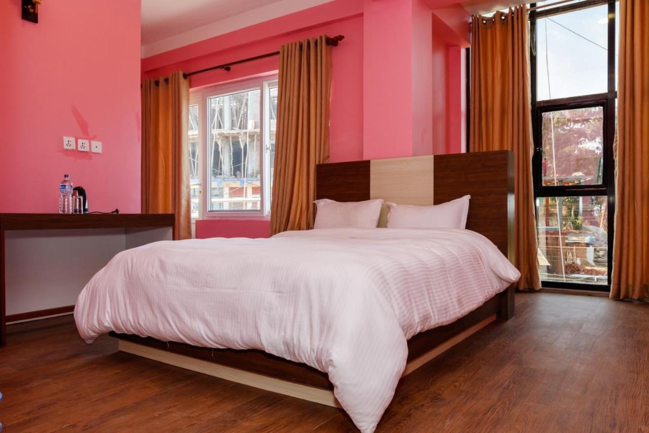 Hotel Millennium Blue à Nagarkot Extérieur photo