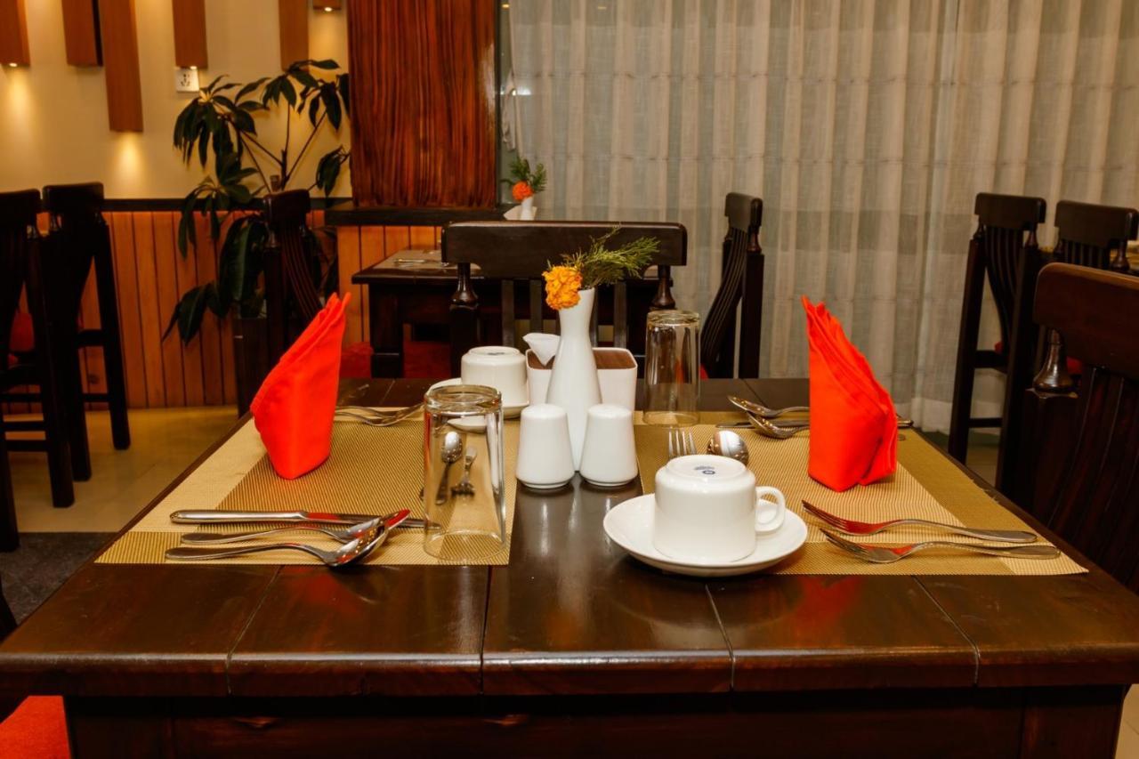 Hotel Millennium Blue à Nagarkot Extérieur photo