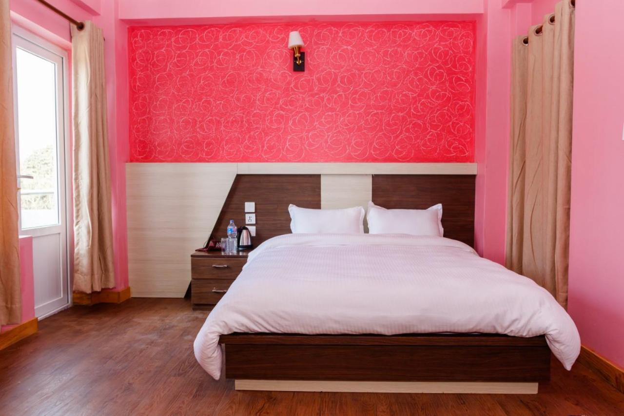 Hotel Millennium Blue à Nagarkot Extérieur photo