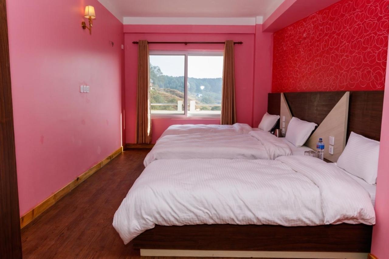 Hotel Millennium Blue à Nagarkot Extérieur photo